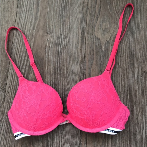 Victoria Secret Bra - Picture 1 of 4